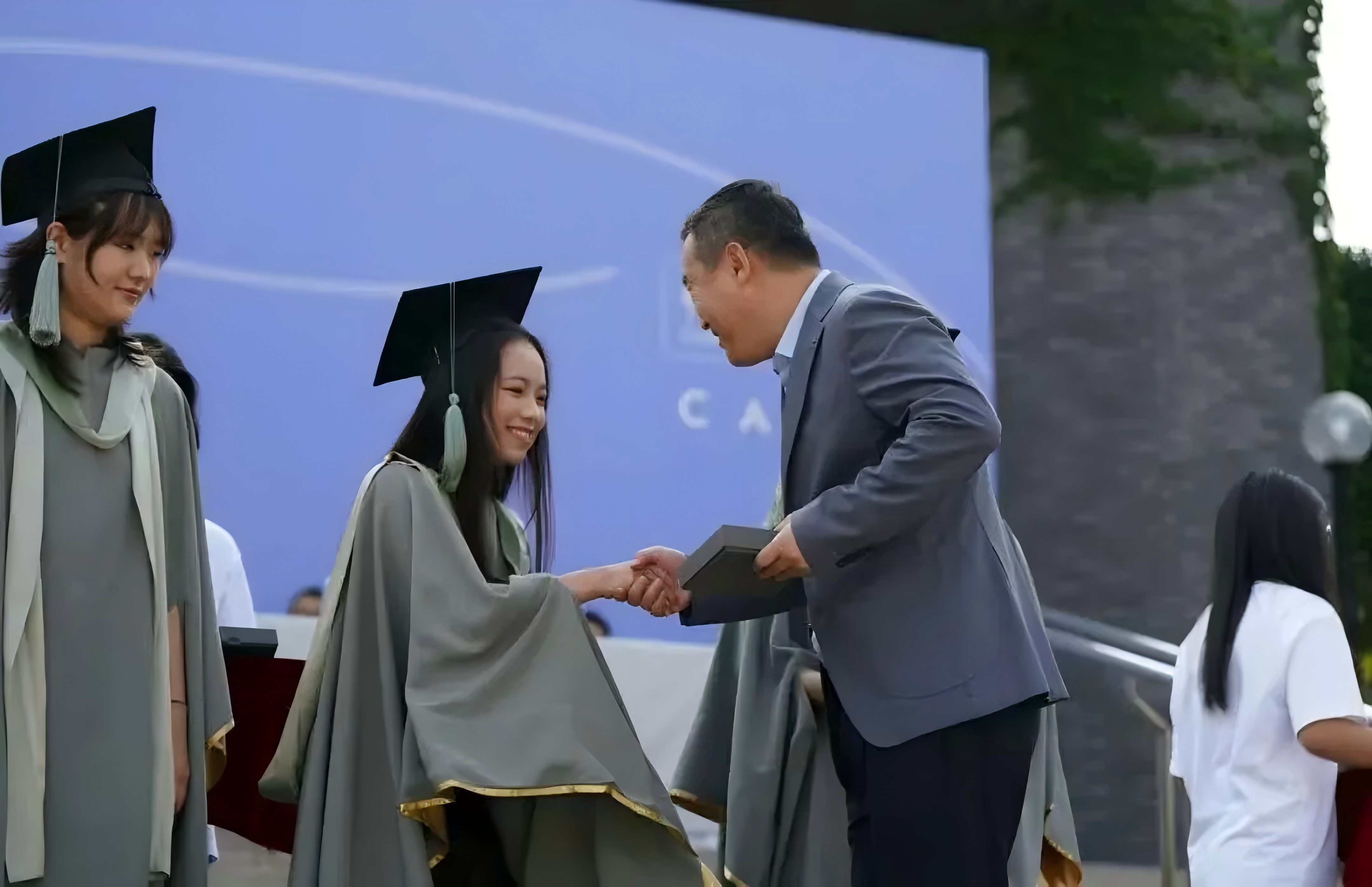 中央美院“千里行奖学金”，十年再出发